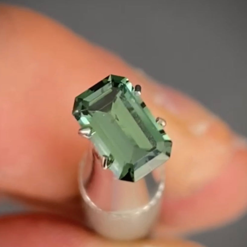 Emerald 1.50ct teal Natural Australian Sapphire (Price Includes A Custom Made Solitare
Ring)