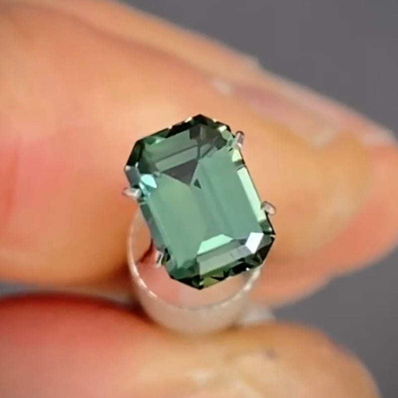 Emerald 1.06ct blue/green Australian Sapphire (Price Includes A Custom Made Solitare
Ring)