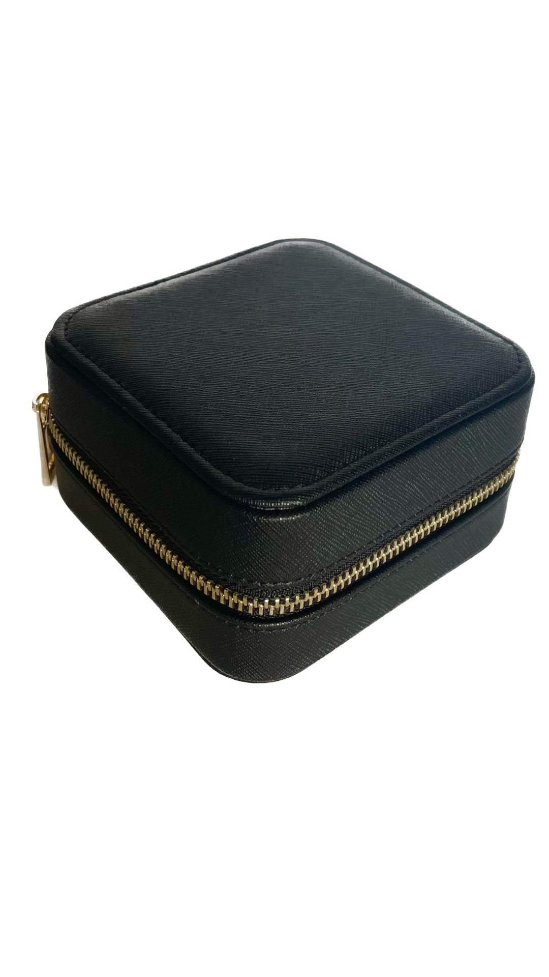 RACHEL BETH JEWELLERY TRAVEL BOXES Ideally sized for traveling, our Saffinao leather jewellery travel boxes have a handy mirror, compartments for your jewellery, and a zipper to keep everything secure.  Colours Available: Burgundy, Nude, Brown & Black  Approx Dimensions: 11.5cm x 11.5cm x 5.8cm  whilst stock lasts  *Boxes come empty