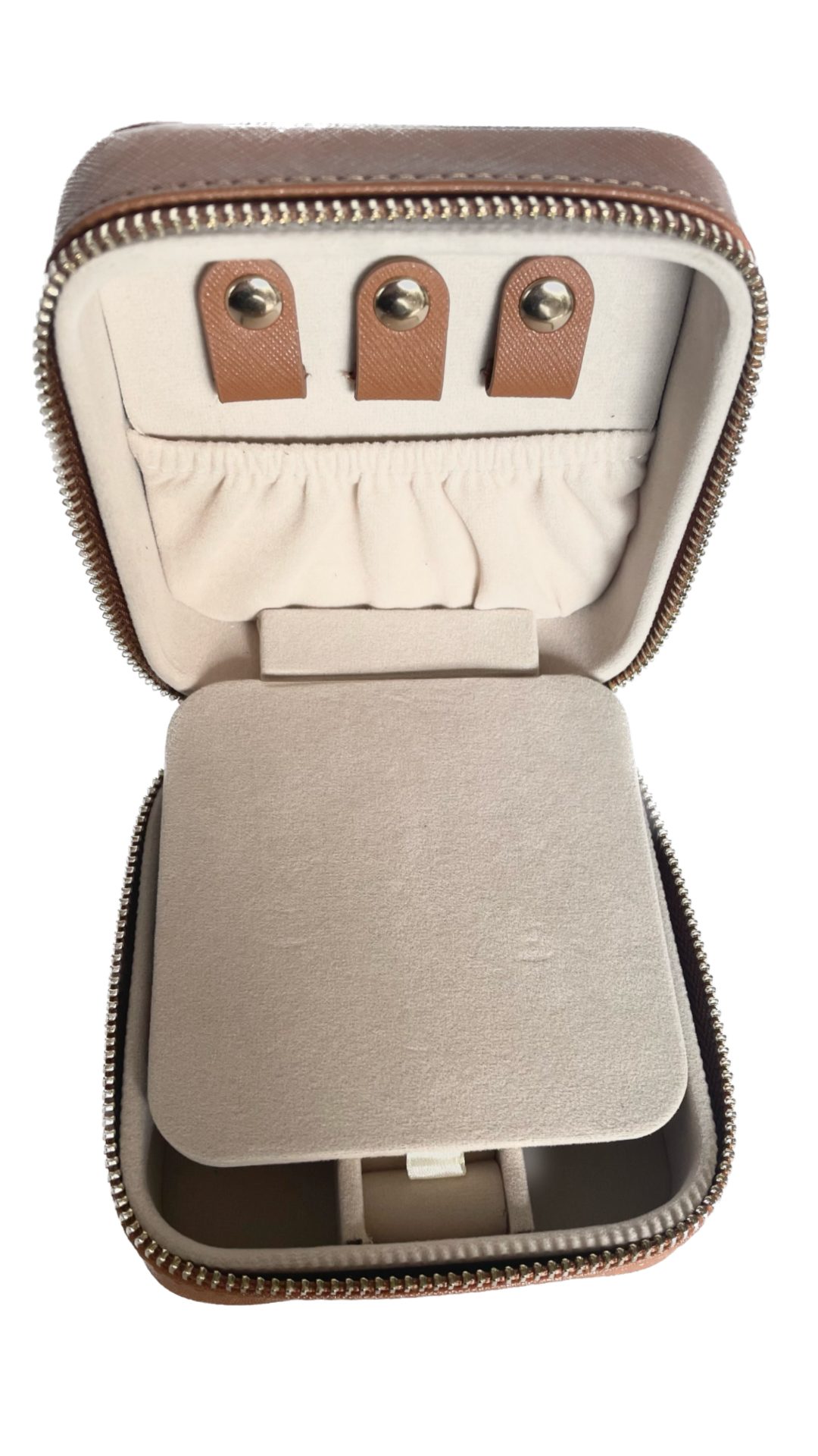 RACHEL BETH JEWELLERY TRAVEL BOXES Ideally sized for traveling, our Saffinao leather jewellery travel boxes have a handy mirror, compartments for your jewellery, and a zipper to keep everything secure.  Colours Available: Burgundy, Nude, Brown & Black  Approx Dimensions: 11.5cm x 11.5cm x 5.8cm  whilst stock lasts  *Boxes come empty