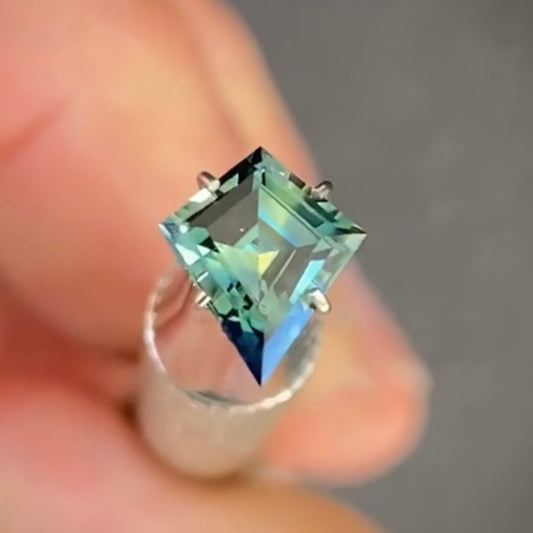 Kite 1.10ct blue/yellow parti Australian Sapphire (Price Includes A Custom Made Solitare
Ring)