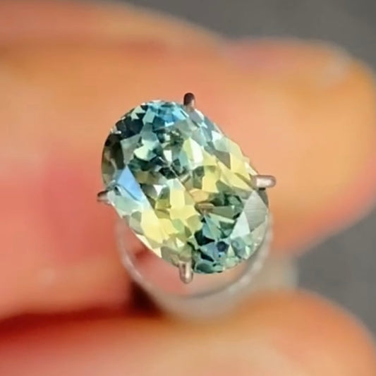 Oval 1.12ct blue/yellow parti Australian Sapphire (Price Includes A Custom Made Solitare
Ring)