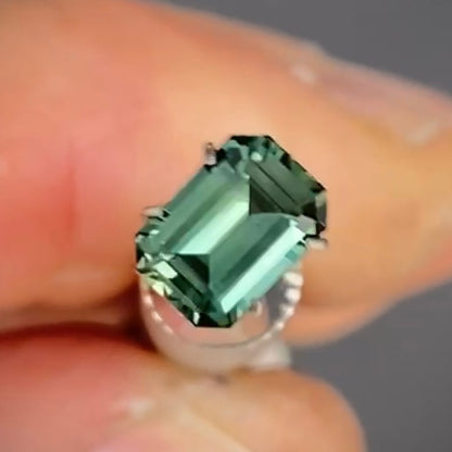 Emerald 1.06ct blue/green Australian Sapphire (Price Includes A Custom Made Solitare
Ring)