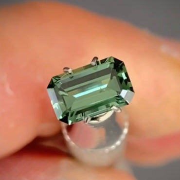 Emerald 1.50ct teal Natural Australian Sapphire (Price Includes A Custom Made Solitare
Ring)