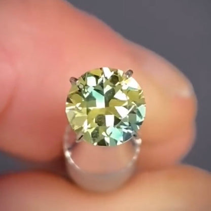 Round 1.11ct green/yellow parti Australian Sapphire