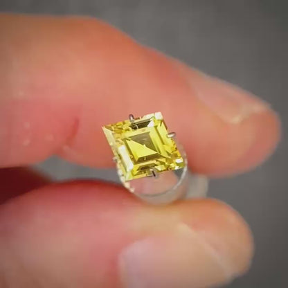 Kite 0.93ct yellow Australian Sapphire (Price Includes A Custom Made Solitare
Ring)