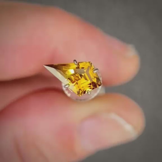 Kite 1.18ct orange Australian Sapphire