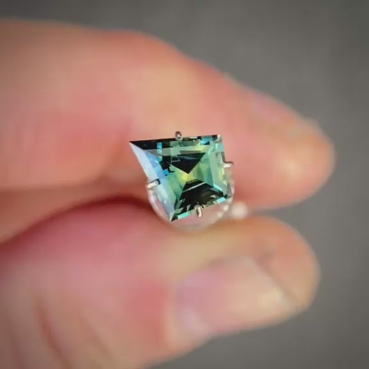 Kite 1.10ct blue/yellow parti Australian Sapphire