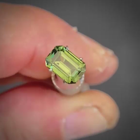 Emerald 1.35ct green Australian Sapphire