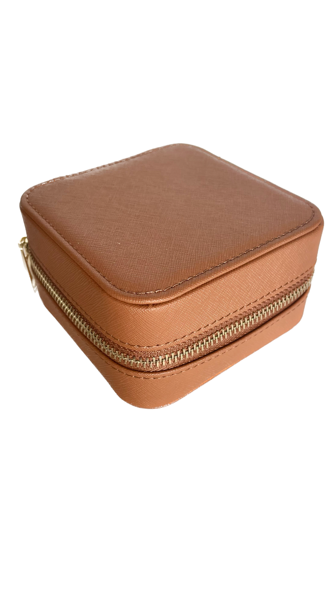  RACHEL BETH JEWELLERY TRAVEL BOXES Ideally sized for traveling, our Saffinao leather jewellery travel boxes have a handy mirror, compartments for your jewellery, and a zipper to keep everything secure.  Colours Available: Burgundy, Nude, Brown & Black  Approx Dimensions: 11.5cm x 11.5cm x 5.8cm  whilst stock lasts  *Boxes come empty 